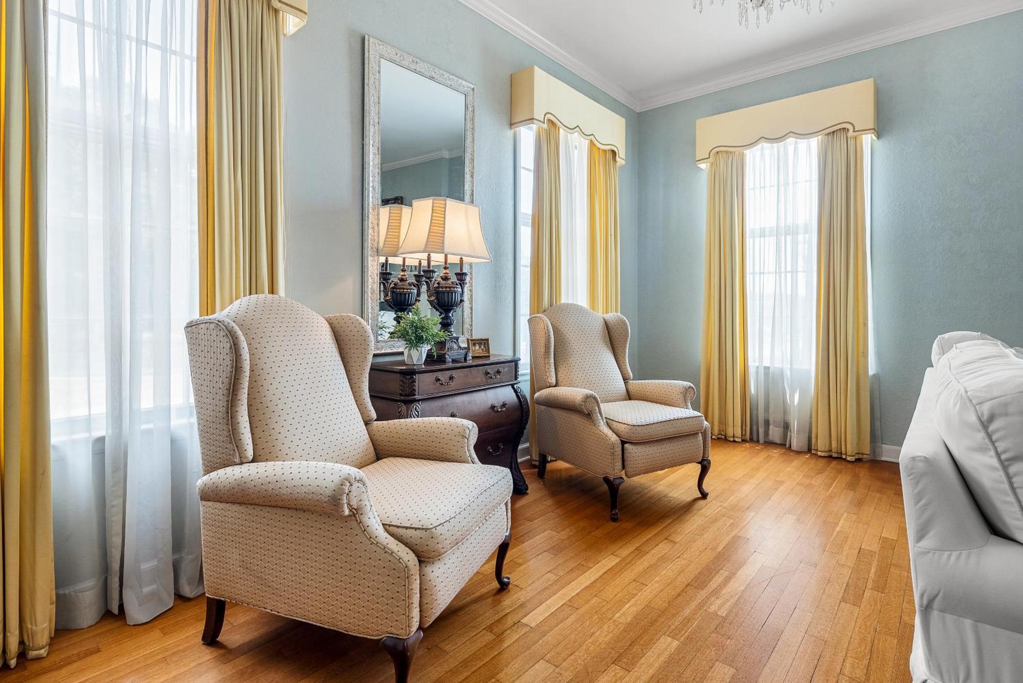 Beland Mansion-Treasured Mist Suite! 포르 스미스 외부 사진