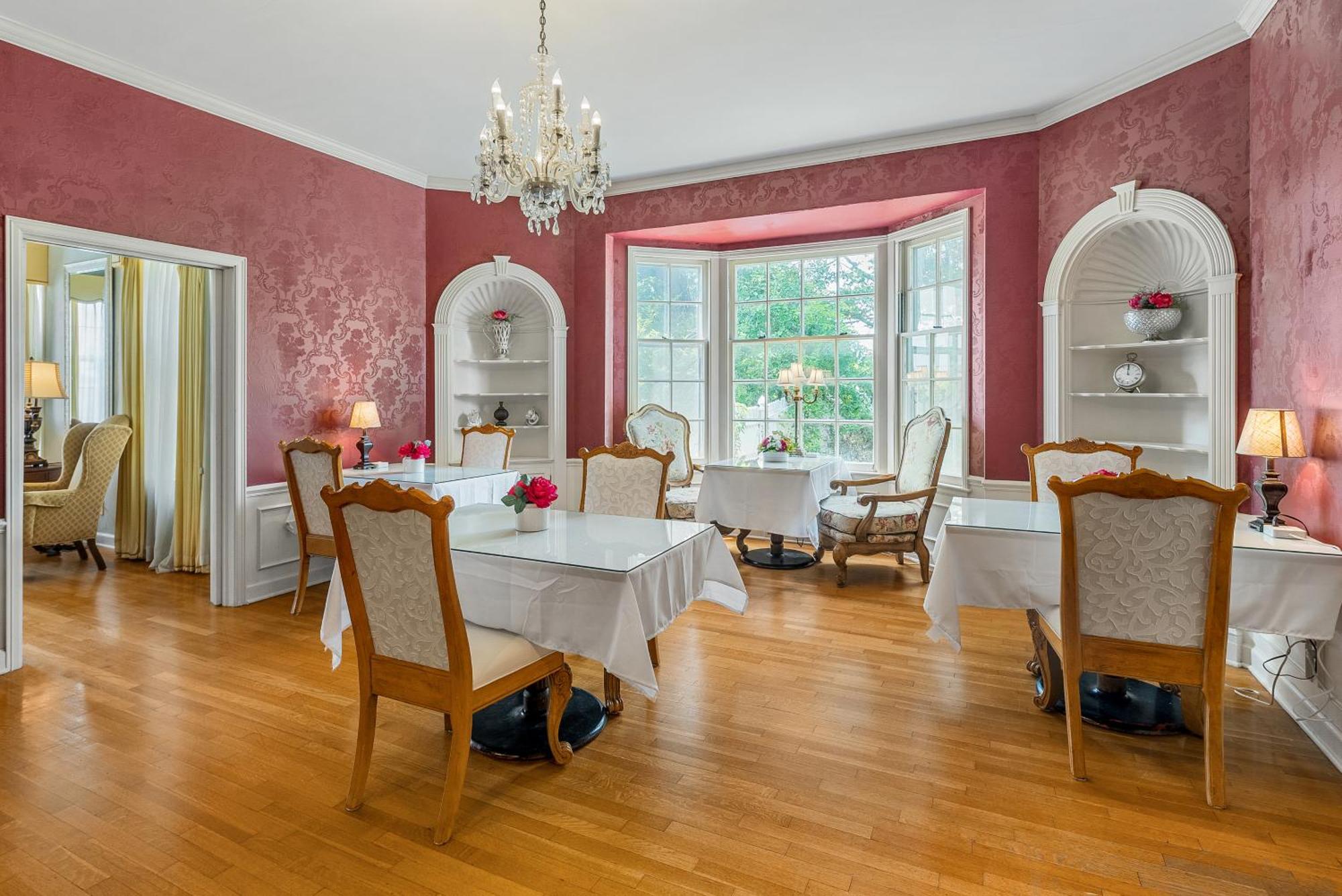 Beland Mansion-Treasured Mist Suite! 포르 스미스 외부 사진